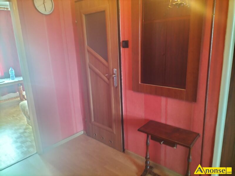 KSM , M-3, 46.2m<sup>2</sup>, p. 2/4, sp�dzielcze-w�asno�ciowe informacje dodatkowe: do remontu opis dodatkowy: Sprzedam mieszkanie 2 pokoje, osobna kuchnia, balkon, piwnica, 2/4 pi�tro. Mieszkanie do remontu. Bez po�rednik�w.