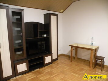 Anonse MARKI, pok�j 16m<sup>2</sup>, dla os�b pracuj�cych, 1-osobowy, blisko przystanek, umeblowany, dost�p do kuchni, dost�p do �azienki, bardzo dobre warunk