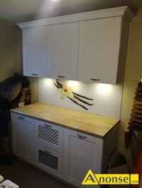Anonse MEBLE, kolor bia�y, nowe, Mam do sprzedania ma�y komplet kuchenny, mo�e by� jako kredens . Wykonany jest drewna pomalowanego ba bia�y mat, b