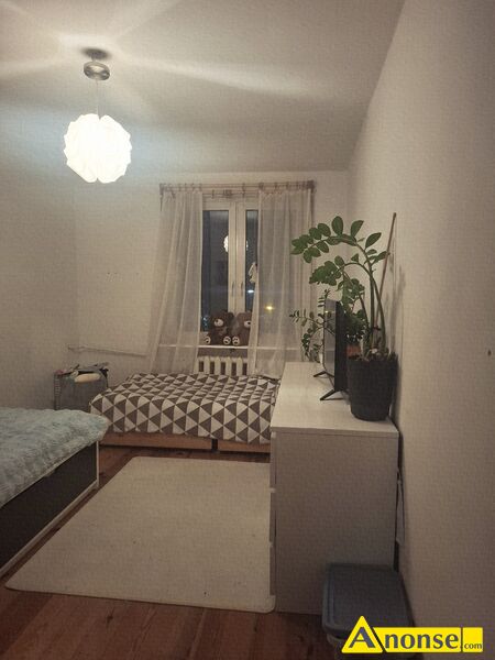 NIWA , M-3, 50m<sup>2</sup>, p. 4/4, dla spokojnych os�b informacje dodatkowe: do zamieszkania, widna kuchnia, wc i �azienka osobno, du�y balkon, blisko szko�a, blisko sklep, blisko przystanek, blisko przychodnia, blisko przedszkole, bardzo dobra lokalizacja opis dodatkowy: Mieszkanie 2-pokojowe, oddzielnie widna kuchnia, oddzielnie wc i �azienka z kabin� prysznicow�. Du�y korytarz z szafami. Cz�ciowo umeblowane. Pod blokiem du�y parking. Mieszkanie dost�pne od zaraz. Zapraszam do obejrzenia.  - image 1