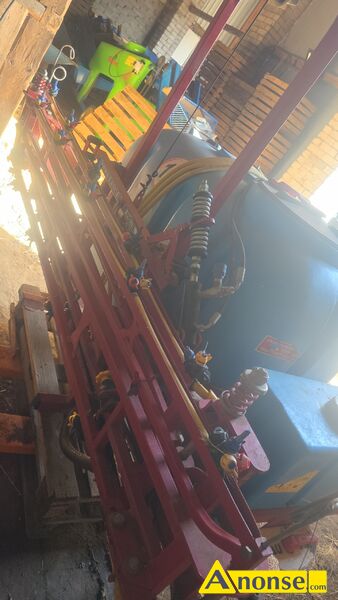 OPRYSKIWACZ , BIARDZKI opis dodatkowy: Witam mam do sprzedania Opryskiwacz Biardzki 600 litr�w belka 12 metr�w nie pogi�ta nie spawana w bardzo dobrym stanie  posiada hydrauliczna stabilizacje belki  zbiornik dodatkowy do p�ukania uk�adu oraz zaw�r sta�ocisnieniowy gara�owany w ci�g�ej eksploatacji sprzedaje z powodu wymiany na wi�kszy  stan przedmiotu transakcji: stan bardzo dobry - image 1