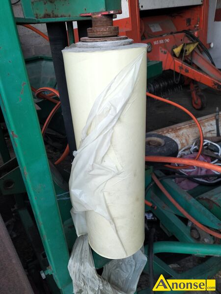 owijarka  opis dodatkowy: Sprzedam owijarke na foli� 50 gara�owana ma�o u�ywana  stan przedmiotu transakcji: stan bardzo dobry