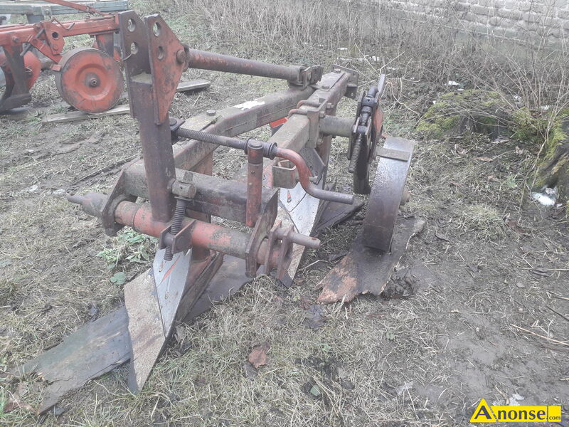 P�UG  opis dodatkowy: P�ug 2-skibowy w bardzo dobrym stanie, poszanowany, elementy robocze nie powycierane. 
Zapraszam do zakupu bo Warto.  Polecam  stan przedmiotu transakcji: stan bardzo dobry