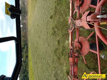 Anonse PRZETRZ�SARKA, Sprzedam przetrz�sarka KUHN GF 5000 MHA, hydrauliczne rozk�adana o szeroko�ci roboczej 5,20m, szerokie ogumienie, ruchoma wie