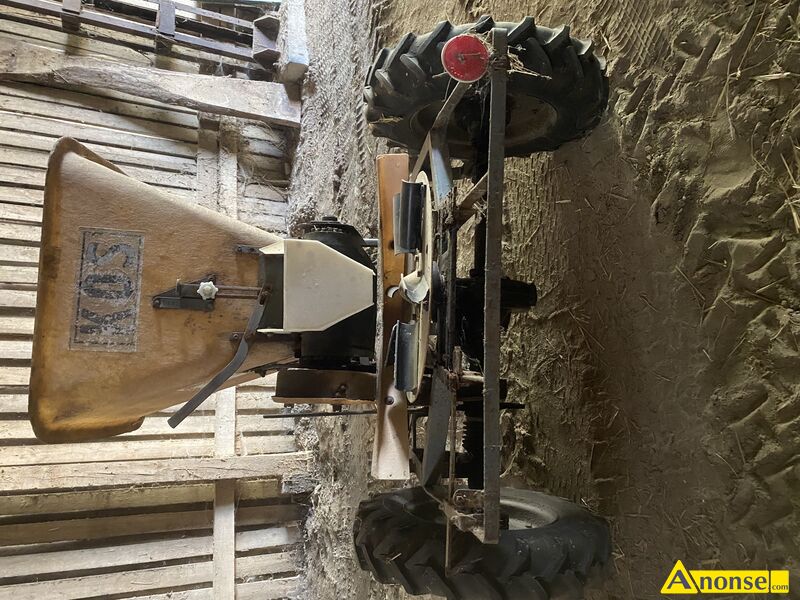 rozsiewacz , do nawozu, KOS opis dodatkowy: W �adnym stanie przygotowany do pracy trzymany pod dachem  stan przedmiotu transakcji: stan bardzo dobry - image 1