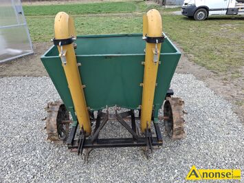 Anonse SADZARKA, do ziemniak�w, Fabryczna w oryginale nie malowana nigdzie nie spawana koszyczki metalowe. Wi�cej informacji telefonicznie Mo�liwo�