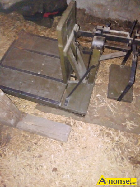 WAGA , Magazynowa. 3415 opis dodatkowy: Nieu�ywana waga magazynowa.  stan przedmiotu transakcji: stan bardzo dobry