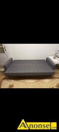 Anonse WERSALKA, Wygodna, szara rozk�adana sofa, kt�ra pos�u�y jako dodatkowe miejsce do spania. Mebel jest w bardzo dobrym stanie, nadaje si� do u