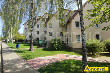 Anonse CZUBY, M-3, 64m<sup>2</sup>, p. 4/4, w�asno�ciowe, do remontu, blisko przystanek, blisko szko�a, miejsca parkingowe, nowe okna, okna PCV, tv kablowa, b