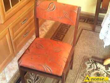 Anonse KRZES�A, kolor maho�, Mam do sprzedania cztery sztuki krzese� cena za ca�o�� 150 z�, stan dobry, c.150z�. PIONKI