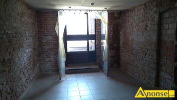 Anonse LOKAL 25m<sup>2</sup>, CENTRUM, na dzia�alno�� gospodarcz�, atrakcyjna lokalizacja, wej�cie bezpo�rednio z ulicy, witryna, mo�liwo�� pod��czenia intern