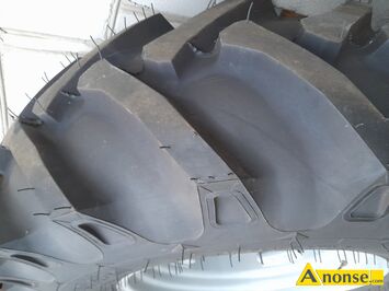 Anonse OPONY, Opony 2 sz z felgami 18,4X30 nowe, nieu�ywane, zdj�te z MF385, stan idealny, c.4.600z� do uzg.. ZAWIEPRZYCE