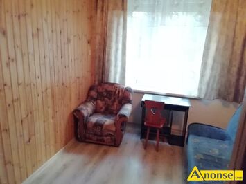 Anonse �R�DMIESCIE, M-2, 30m<sup>2</sup>, p. 0/3, dla os�b ucz�cych si�, do zamieszkania, pawlacze, domofon, internet, opomiarowane, wc i �azienka razem, tera