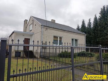 Anonse STARACHOWICE, dom 120m<sup>2</sup>, parterowy z poddaszem u�ytkowym, na dzia�ce 1425m<sup>2</sup>, do zamieszkania od zaraz, do zamieszkania, pokoje: 5, drzewa ow