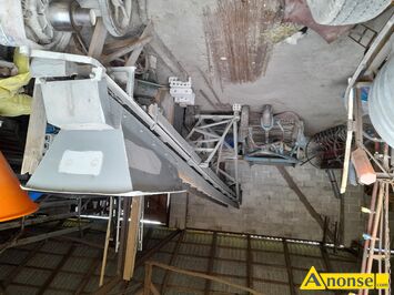 Anonse TA�MOCI�G, sprzedam ta�moci�g �a�cuchowy z �opatkami o d�ugo�ci 8,5 metra .Wysoko�� podnoszenia regulowana korbk� na wielokr��ku od 1 m do 5