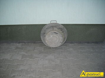 Anonse WANNA, ocynkowana: ma�a okr�g�a i dwie du�e: jedna owalna i druga okr�g�a, stan bardzo dobry, c. od 80z�/sz. KOZ��W