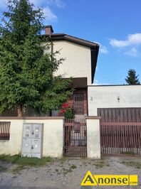 Anonse �AKOWICE, dom 200m<sup>2</sup>, 1-rodzinny, na dzia�ce 502m<sup>2</sup>, do zamieszkania od zaraz, do zamieszkania, pokoje: 6, ocieplony, gara�, umeblowany, drzew