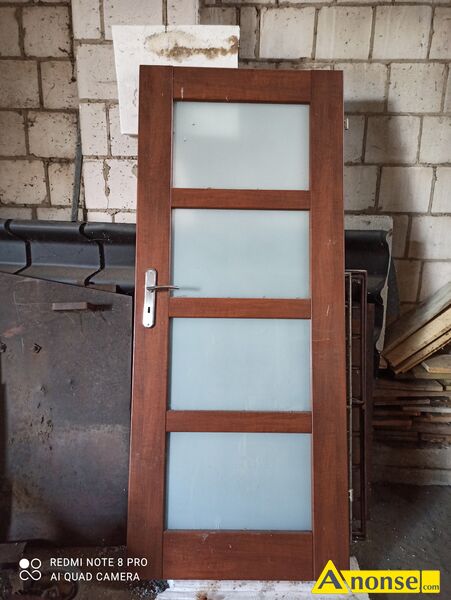 DRZWI , u�ywane opis dodatkowy: wewn�trzne o szeroko�ci 80cm/3 szt. stan przedmiotu transakcji: stan bardzo dobry
