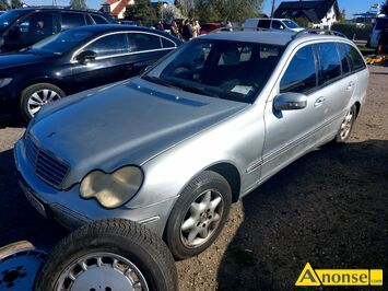 Anonse MERCEDES C-180, 2001r., 2.000cm<sup>3</sup>, 80KM, benzyna + gaz, kombi, 368.000km, srebrny, metalik, ABS, poduszki powietrzne, 4xPP, wspomaganie kiero
