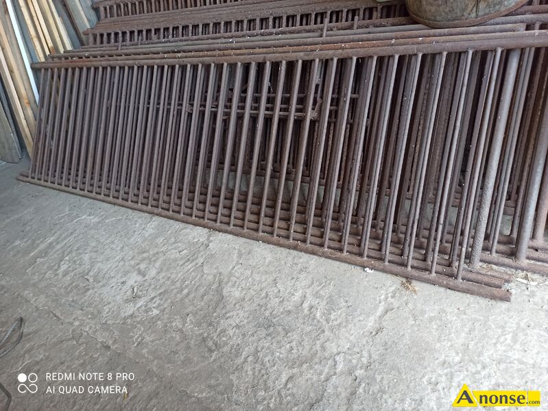 P�OTKI  opis dodatkowy: metalowe o wymiarach 80cm x 2,80m stan przedmiotu transakcji: stan bardzo dobry