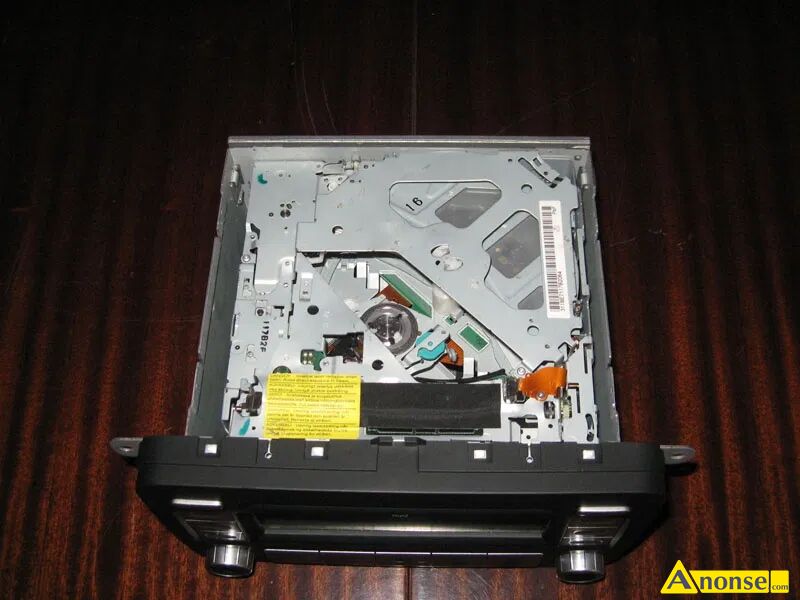 RADIO , VW FABRYCZNA opis dodatkowy: PILNIE Sprzedam Fabryczne Radio VOLKSWAGEN RCD 300 MP3 o Numerze Katalogowym dla zainteresowanych mog� poda� p�niej.Pasuj� do VW +Eos-od 2005-06 +Golf V-od 11/2003 +Golf V Plus-od 01/2005 +Golf VI-od 11/2008 +Jetta-od 09/2005 +Passat B6-od 11/2005 +Passat B7-od 11/2010 +Passat CC-od 05/2008 +Polo-od 06/2009 +Scirocco-od 08/2008- +Sharan-od 09/2010- +Tiguan-od 09/2007- +Touran-od 02/2003- +T5 Caravelle-od 09/2009- +T5 Multivan-od 09/2009- +T5 Transporter-od 09/2009- +Caddy-od 10/2003- Specyfikacja Pami�� 36 stacji Twin Tuner DDA System RDS-EON TP-Traffic Program SHARX Radio Scan CD Odczyt CD/R/RW/MP3 Scan CD Shuffle CD Wzmacniacz System GALA Moc 4x 20W Soft Clipping Zestaw zawiera Kod Zabezpieczaj�cy VW RCD 300 MP3 DO WYMIANY >Panel Wy�wietlacza >Zmieniarka Odczyt P�yt cd/r/rw Takie cz�ci mo�na kupi� na allegro. Stan bardzo dobry.100% sprawne.Radio dzia�a tylko jest w tym problem do wymiany jest panel wy�wietlacza do radia, nie dzia�a zmieniarka czyli tzw.odczyt p�yt cd/r/rw/mp3.Posiadam Kod Zabezpieczaj�cy.Odbi�r osobisty.Polecam. stan przedmiotu transakcji: stan bardzo dobry - image 1