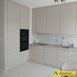 Anonse RADOM, OS.AKADEMICKIE, PU�ASKIEGO 22, M-4, 50.5m<sup>2</sup>, p. 2/7, wolne od zaraz, Nowe, w pe�ni urz�dzone mieszkanie 50,50m², na II pi�trze nowocz