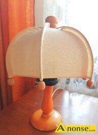 Anonse LAMPKA NOCNA, u�ywane, lampka nocna drewniana rodem z PRL-u, stan dobry, c.50z�. LUBLIN