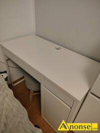 Anonse - BIURKO, używane, IKEA MICKE Biurko, biały, 105x50 cm, STAN dobry, blat do pomalowania lub do położenia mata lub folia, jeszcze posłuży dziec Anonse BIURKO, używane, IKEA MICKE Biurko, biały, 105x50 cm, STAN dobry, blat do pomalowania lub do położenia mata lub folia, jeszcze posłuży dziec