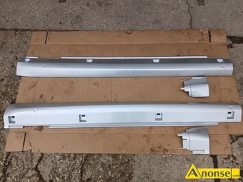 Anonse CITROEN C2, Nak�adki progowe Citroen C2 VTS VTR kompletne,kr�tkie i d�ugie zaczepy ca�e nie poobrywane . Nak�adki oryginalne Citroena . Stan