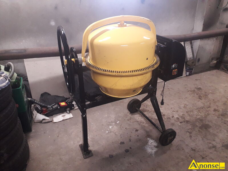 betoniarka ,opis dodatkowy: Sprzedam betoniark 125L z silnikiem na 220V, w adnym stanie, wykorzys - image 0 - anonse.com