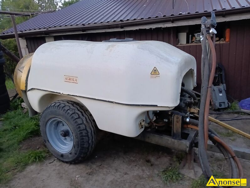 OPRYSKIWACZ , Sadowniczy , AGROLA 1500L,opis dodatkowy: Sprzedam sprawny opryskiwacz Agrola o poj 1 - image 0 - anonse.com