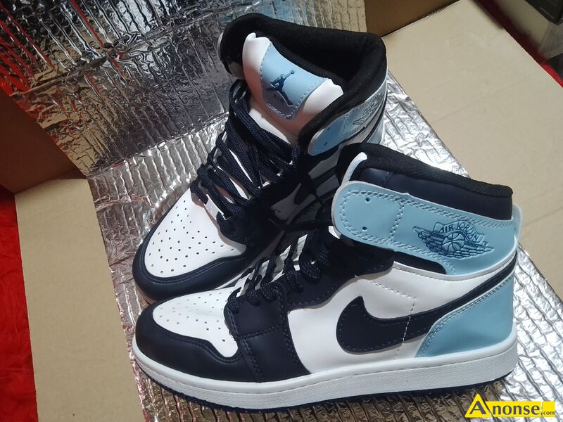 BUTY , rozm.44,opis dodatkowy: Nike Air Jordan.Sneakersy za kostk.Nowe.Rozmiar44.Witam Serdecznie. - image 0 - anonse.com