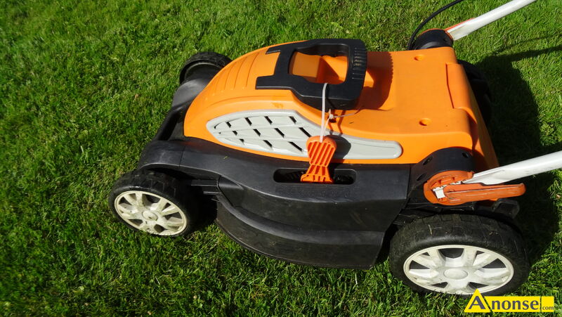 KOSIARKA  DO TRAWY, elektryczna,opis dodatkowy: Sprzedam kosiark elektryczn, stan dobry, okoo 8- - image 0 - anonse.com