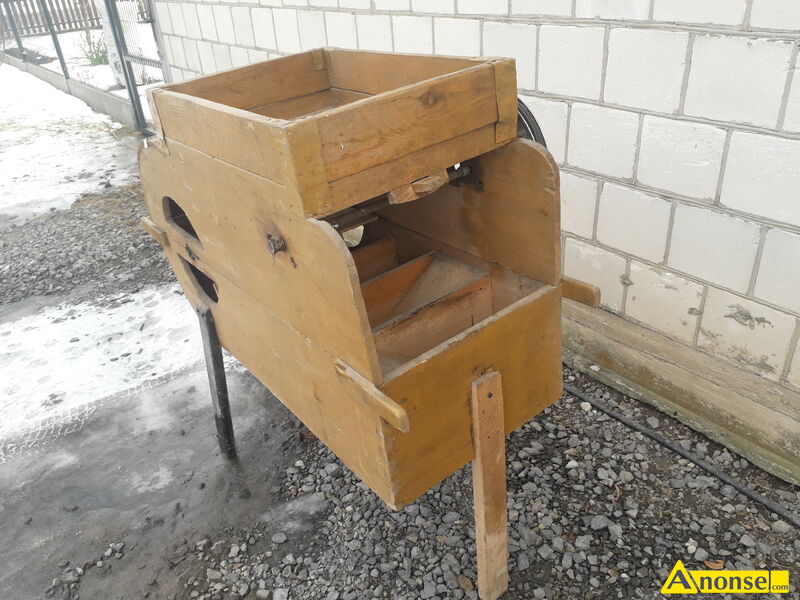 M�ynek ,opis dodatkowy: Wietrznik do zbo�a w bardzo dobrym stanie, poszanowany.  Polecam  - image 0 - anonse.com